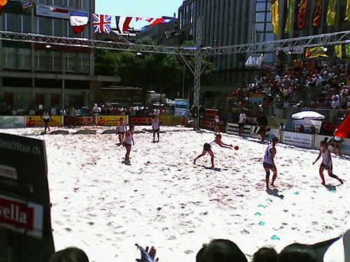 Tchoukball Beach: Plongez dans l'action avec ce sport estival et préparez-vous pour le tournoi national