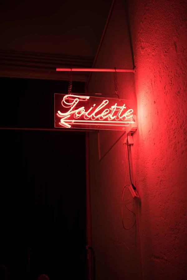 De quelle manière les toilettes sèches contribuent-elles à la préservation des ressources en eau ?