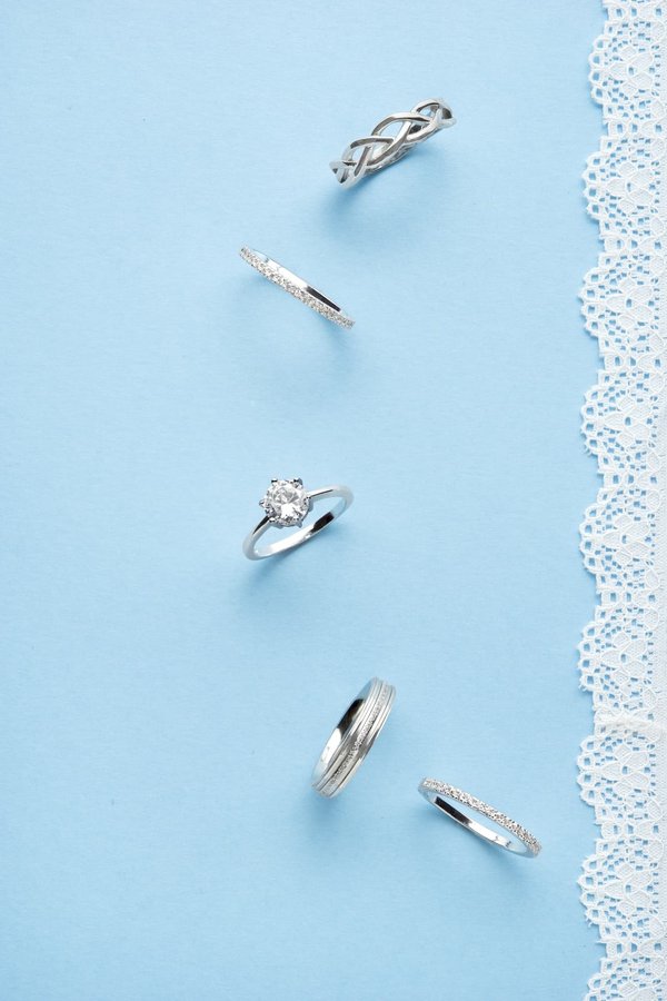 Peut-on choisir une bague en argent massif pour son mariage ?