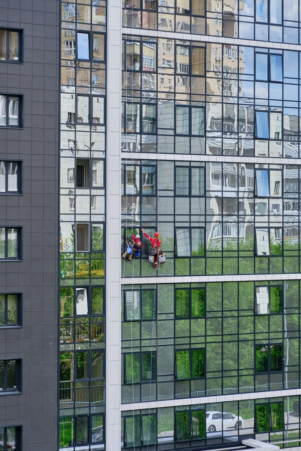 Les bienfaits d'un nettoyage en profondeur de votre façade et toiture